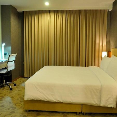 The Moonite Boutique Hotel Bangkok Buitenkant foto