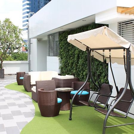 The Moonite Boutique Hotel Bangkok Buitenkant foto