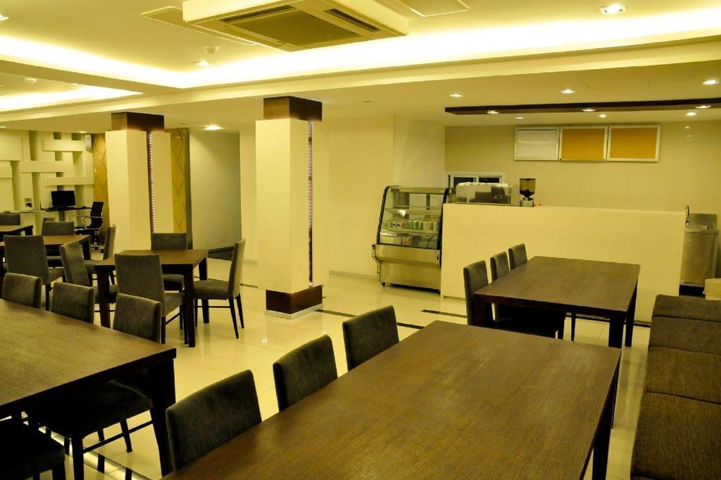 The Moonite Boutique Hotel Bangkok Buitenkant foto