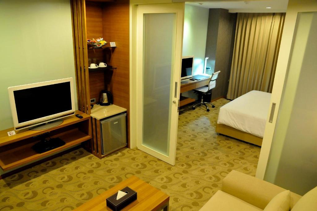 The Moonite Boutique Hotel Bangkok Buitenkant foto
