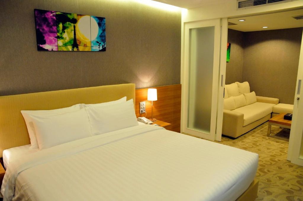The Moonite Boutique Hotel Bangkok Buitenkant foto
