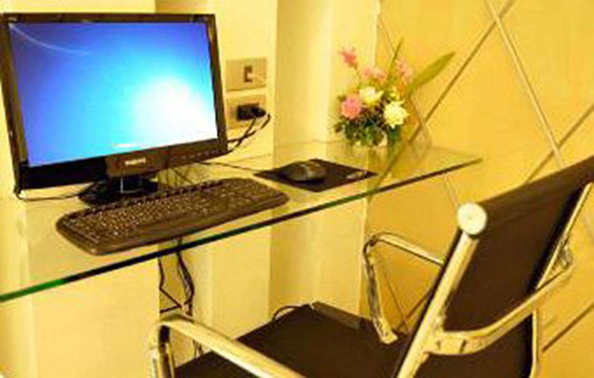 The Moonite Boutique Hotel Bangkok Buitenkant foto
